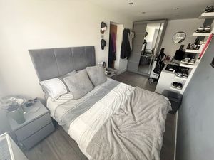 Islay Close Stanney Oaks